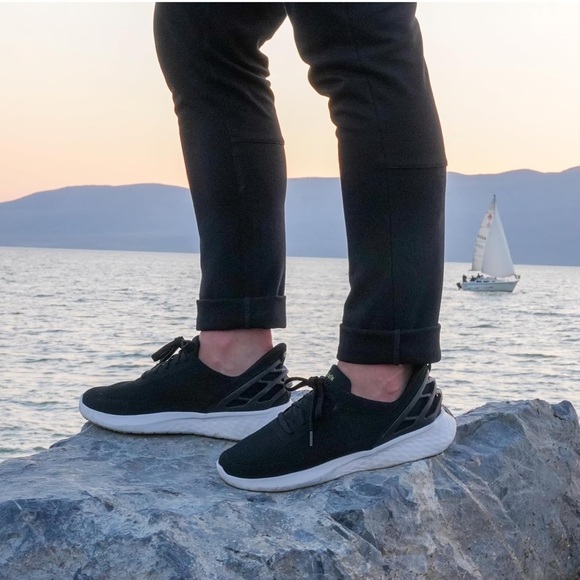 Kizik Women's Athens slip on 9.5 Wide - Picture 2 of 7